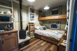 Little Otchan Shepherds Hut