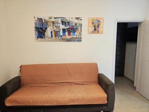 Annas House near Airport