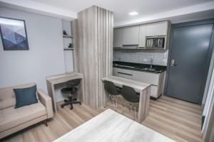 Studio com Cama de Casal e Sofá - ALL1621