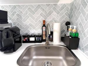 Gemütliches 2 Zimmer Ambient Apartment mit Queensize-Bett , Etagenbett& Schlafsofa in Alsternähe