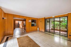 Apartamento con vistas y balcón
