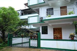 Margaritas Residency