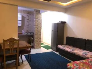 المعادى عرب رابع شارع شمال بعد الشهر العقاري - 开罗