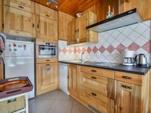 Appartement cosy à Morzine - 2 pièces, piscine, balcon, parking - 4 pers - FR-1-684-50