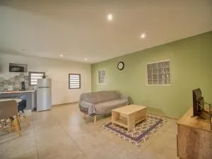 La Jeanne, maison de ville, rénové, calme, central et confort - Le Port