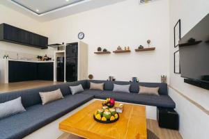 Umajana - 9 Min To Beach, Private Oasis with Skyline Perch