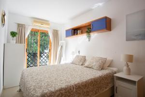 Little Lola, Carabeo Nerja