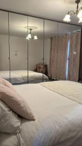 Guest House in Rose Meare Gardens