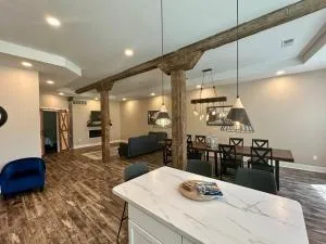 Mansion on the Mississippi River-7 Bedrooms&Baths - Bettendorf