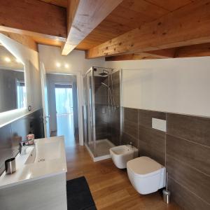 Carlotta Mountain Lake Iseo Hospitality