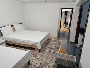 Popei Marinarul fara santieristi si petrecareti