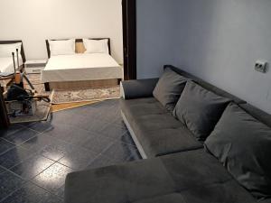 Popei Marinarul fara santieristi si petrecareti