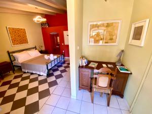 Tortuga Studios Aegina Port