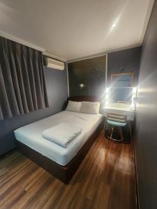 Phòng Giường Đôi Có Phòng Tắm Riêng (Double Room with Private Bathroom)