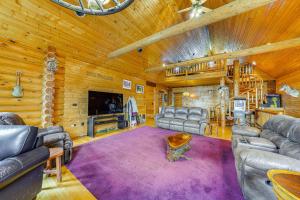 Pool, Deck, Game Room! Group Getaway on Fox River