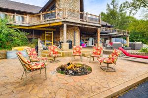 Pool, Deck, Game Room! Group Getaway on Fox River