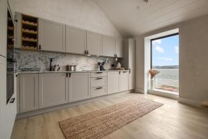 Panoramic Sea View Apartment