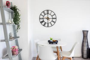 Stunning 2 Bed Flat With City Views