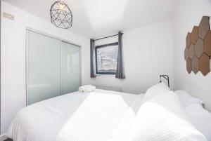 Stunning 2 Bed Flat With City Views