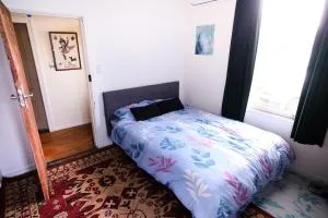 Nothing Fancy 90s Queen Room - 旺格努伊