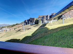 Résidence Ski Soleil - Studio classique · Au pieds des pistes · Balcon vue sur les pistes MAE-1684