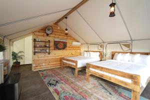 Glamping Tent #7 with AC Heat AC and Private Bath