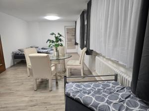 Big City Apartment Krefeld with Balcony