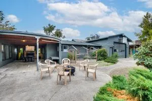 Less Than 3 Mi to UO Campus Pet-Friendly Springfield Home - Finn Rock