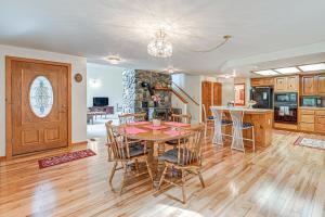 11 Mi to Cathedral Hills Home with Wooded Views!