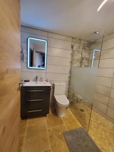 Maisons de vacances Chez Emile la suite, maison 2 chambres a la campagne : photos des chambres