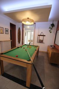 Plain-Pied - 5 couchages - Billard - BabyFoot - Terrasse - Jardin - Véranda - 4 chambres & canapé convertible - Netflix - Amazon Prime - WIFI - Stationnement gratuit devant - Verdun Centre - Géré par Presta-ZenServices