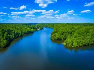 Luxurious Lake Getaway - مونتيغل