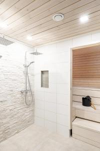 Luxurious Villa Snow with Jacuzzi