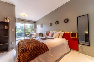 Appartements L Orea - Canon d Or - Terrasse - Wifi - Parking Gratuit : photos des chambres