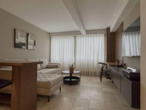 NEW Urban Oasis with amazing views