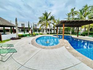 Casa en privada cerca de la playa y la Marina