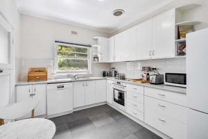 Cascade Cottage adjoining World Heritage Site