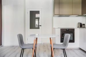 Blueground Rostovska str renovated furnished PRG-19