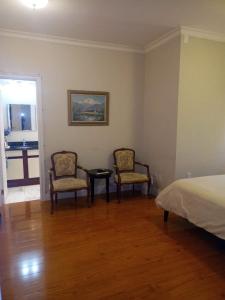 Lakeside Private suite-Queen bed room
