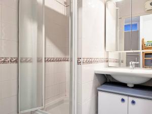 Appartement 6 couchages à 100m plage avec terrasse, parking, lave-linge et piste cyclable proche - FR-1-251-550