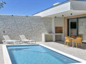 Solis with heated pool