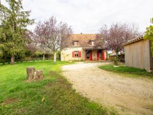 Maisons de vacances Maison chaleureuse pres de Sarlat avec jardin clos, cheminee et equipements bebe - FR-1-616-47 : Maison de Vacances (4 Adultes)