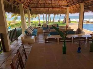 Villa Moca, casa en la playa, Monterrico