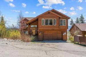 Shaquinaw! home - Fallen Leaf