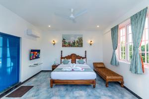 T Resort with Swimming Pool