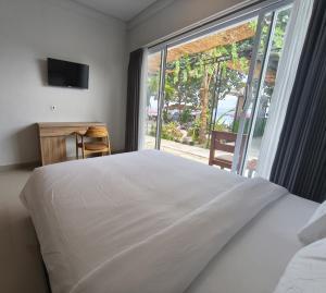 Phòng Giường Đôi Có Sân Trong (Double Room with Patio)