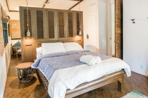 TUKI Nest Spacious Home with Garden View & Self-Service Breakfast - Large Porch, Subic Monkeys, Pet Friendly with a Fee