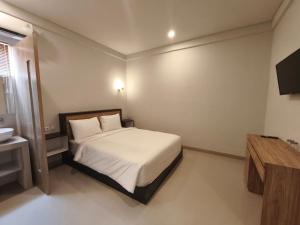 Phòng Tiêu Chuẩn Giường Đôi (Standard Double Room)