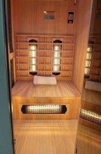 HotTub,Sauna,Massage,BBQ,Firepit,Games,Beach!