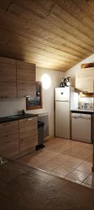 Appartements Beau chalet au depart des pistes - Chalet 6 pieces 12 personnes MAE-4869 : photos des chambres